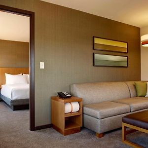 One-Bedroom King Suite